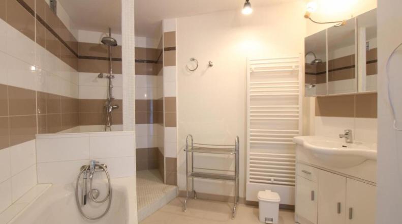 Les Gites De La Maison Bleue D'Estialescq Zewnętrze zdjęcie