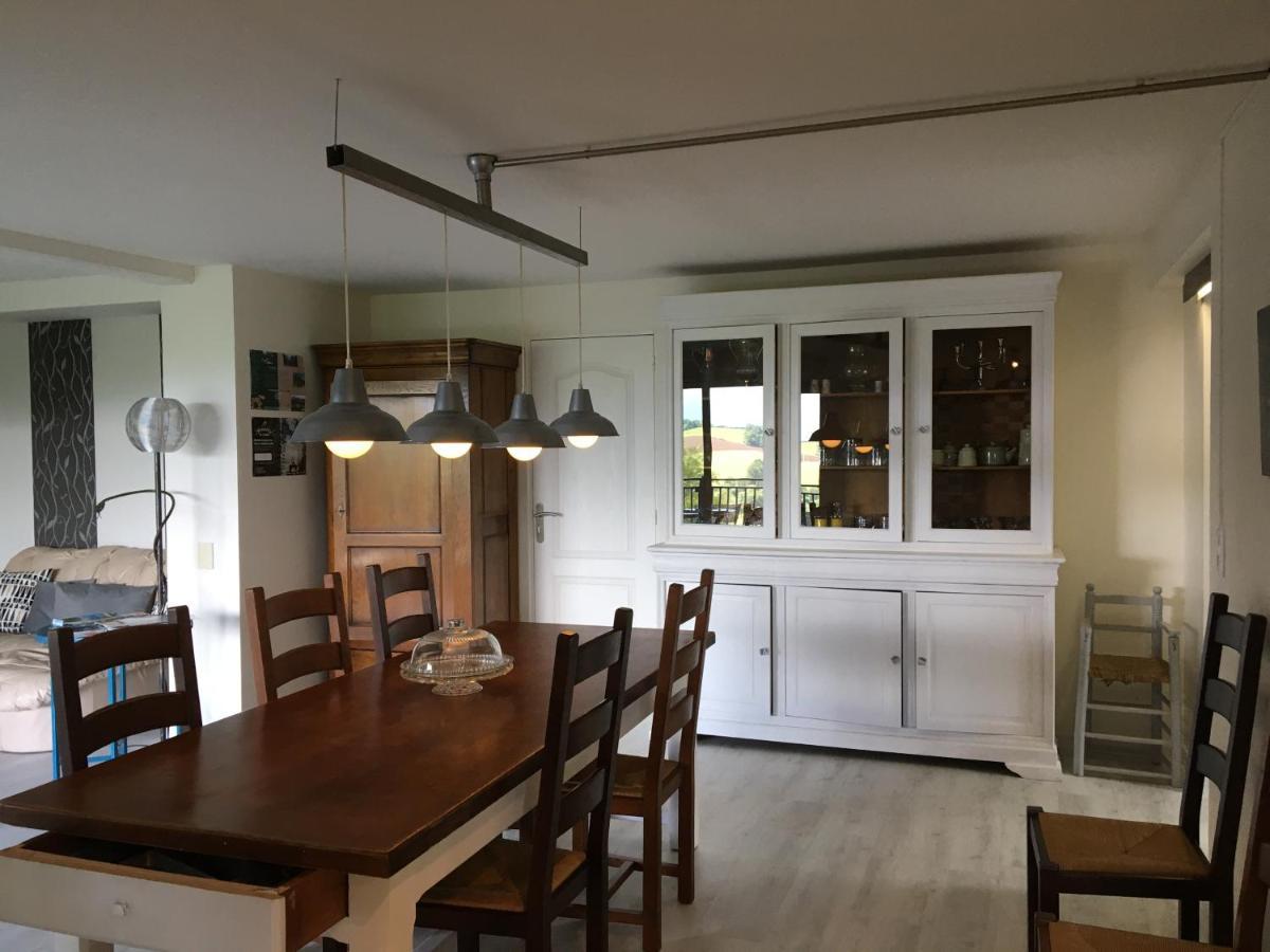 Les Gites De La Maison Bleue D'Estialescq Zewnętrze zdjęcie