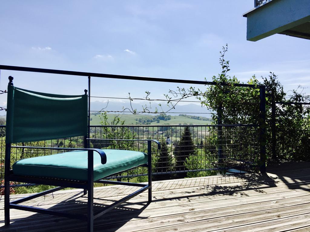 Les Gites De La Maison Bleue D'Estialescq Zewnętrze zdjęcie