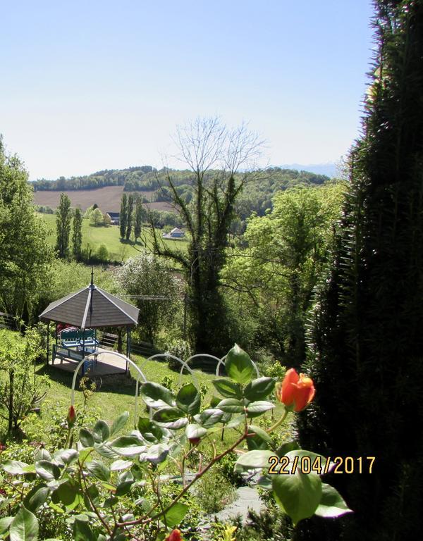 Les Gites De La Maison Bleue D'Estialescq Zewnętrze zdjęcie